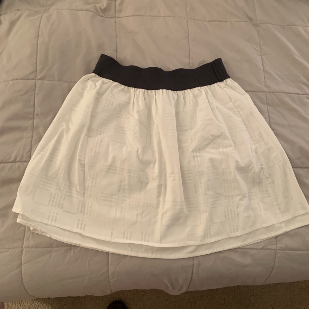 Club Monaco skirt w. pockets eggshell white Sz: XS